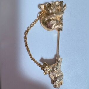 Avon vintage Gold tone Koala Brooch with Chain